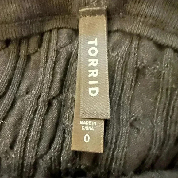 NWOT Torrid Sweater Leggings in Black - Picture 3 of 4